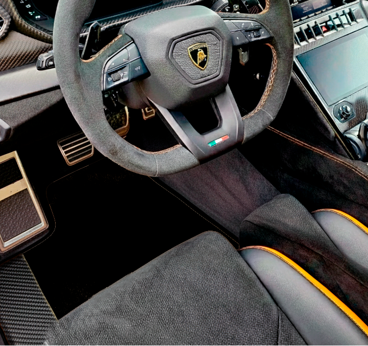 Tappetini per auto neri personalizzabili per Lamborghini Urus in pelle di fibra di carbonio