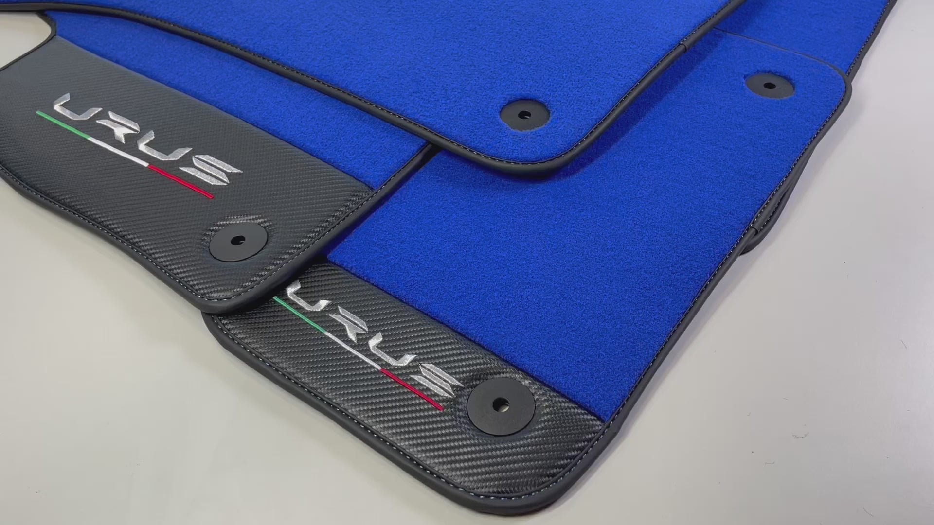 Alfombrillas Azules para Lamborghini Urus con Cuero de Carbono - AutoWin.EU