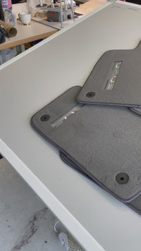 Tapis de voiture pour Lamborghini Urus en moquette grise sur mesure