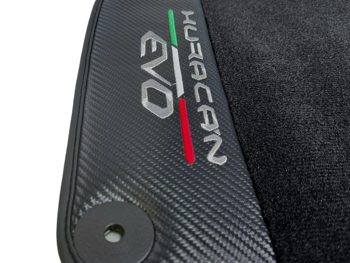 Huracan EVO (2014-2023): Black Mats with Carbon Fiber Borders