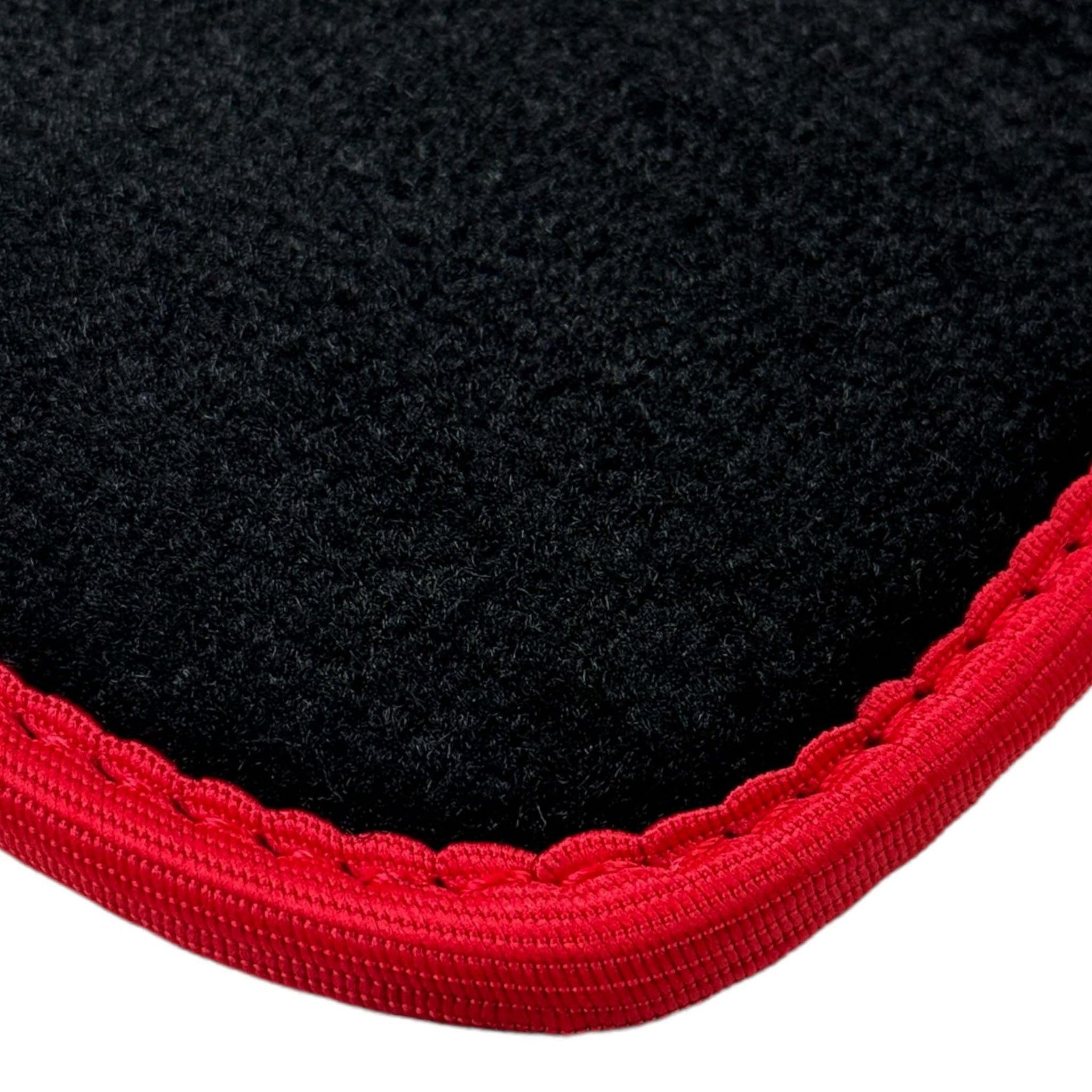 Black Mats For BMW 5 Series E28 Sedan | Red Trim - AutoWin