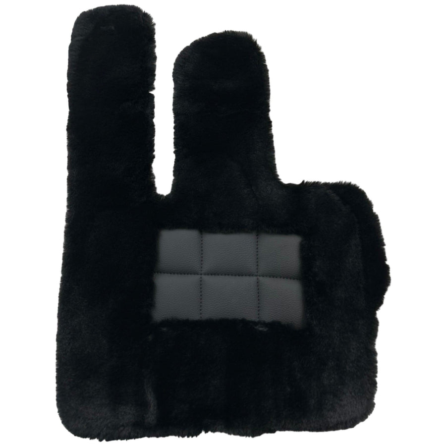 Black Sheepskin Floor Mats For Mercedes Benz S-Class W126 (1979-1991) | ER56 Design - AutoWin